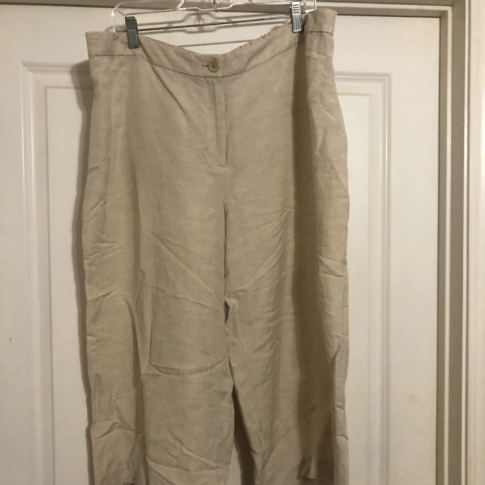 Cropped women’s linen pants